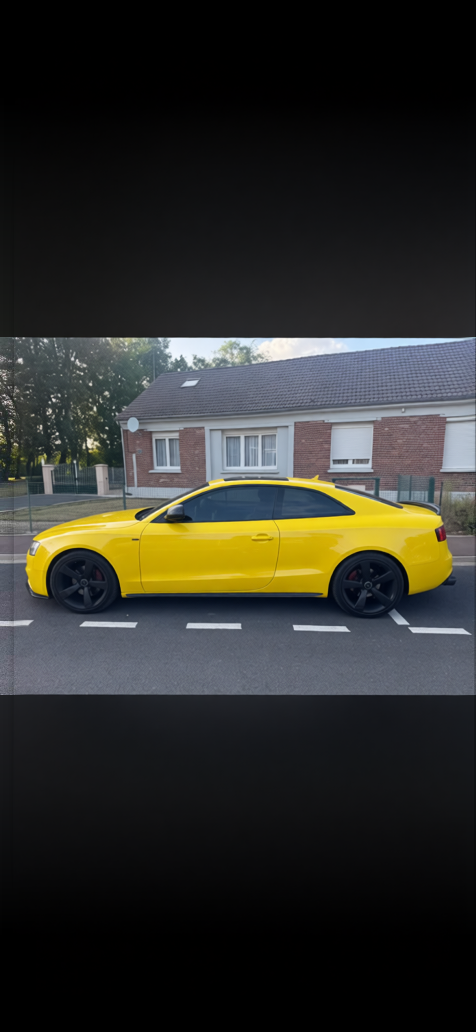 Preview Car 32 rendered in Racing Yellow gloss paint