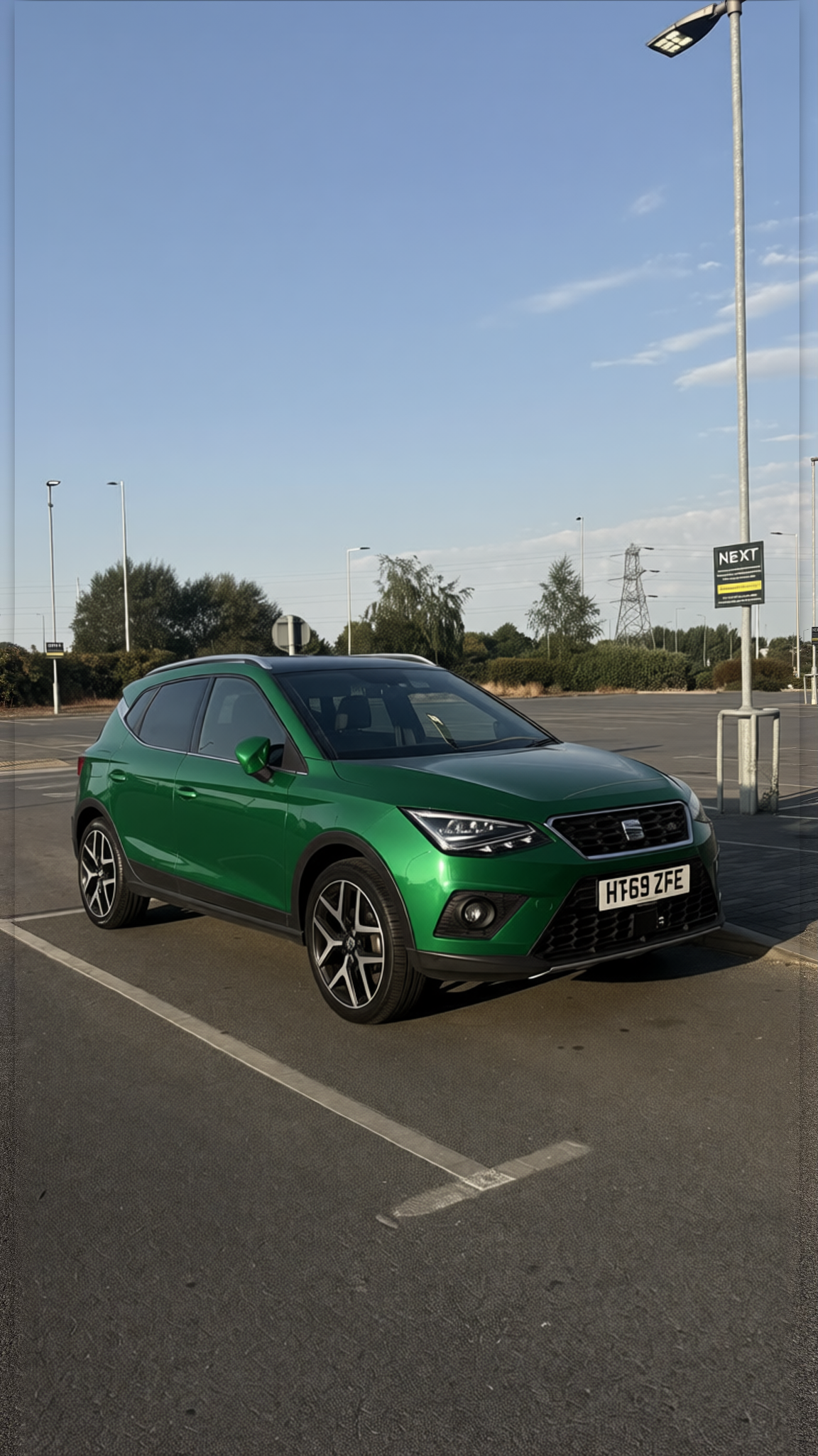 Seat Ateca rendered in Racing Green gloss paint
